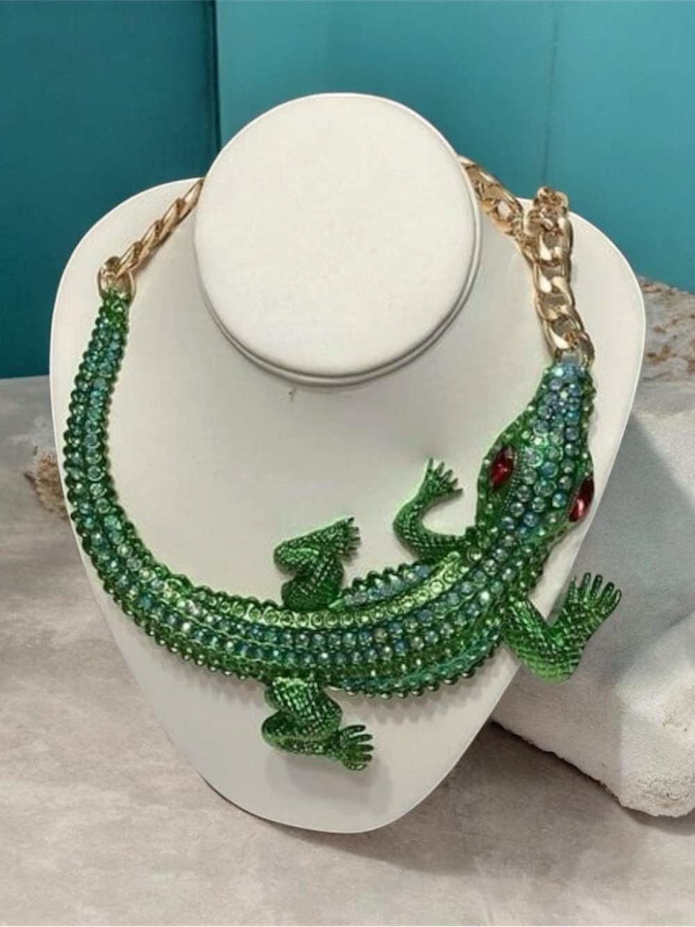 Statement Green Rhinestone Crocodile Necklace ✨ Gold Tone Alligator Pendant